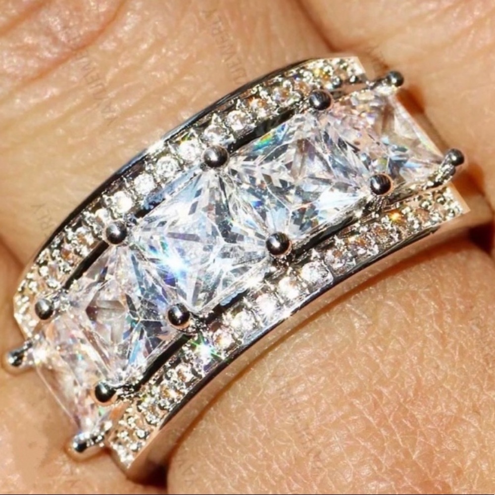 8.7 CT 925 STERLING SILVER DIAMOND RING